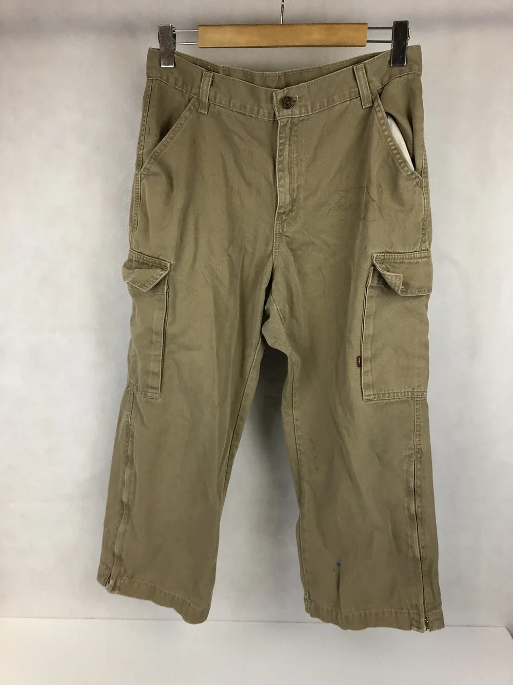 1990s VTG Levi 11 Jr Med Dark Khaki Cargo Mom Jean Capri Zip Straight Leg Pants